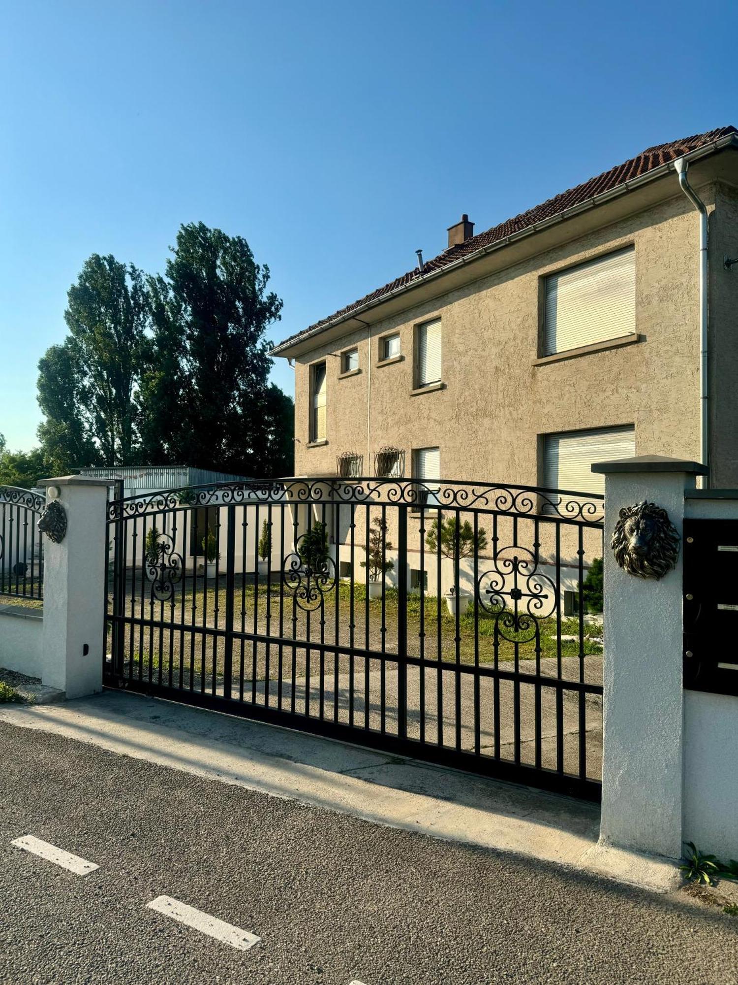 Dynasty Home Spa Appartement 100M2 Jacuzzi Terrasse Holtzheim المظهر الخارجي الصورة